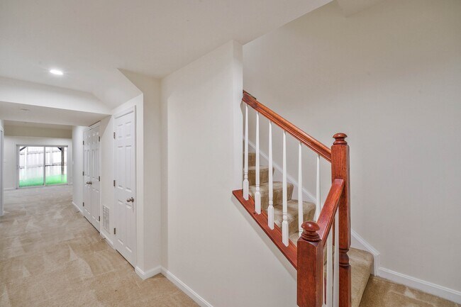 Building Photo - 3461 Eagle Ridge Dr