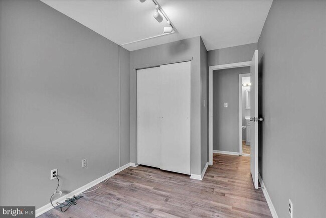 Building Photo - 422B Willow Turn
