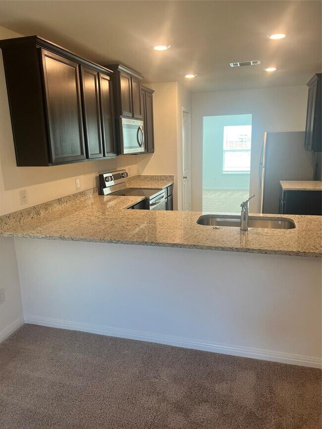 Building Photo - 125 Maywood Ln