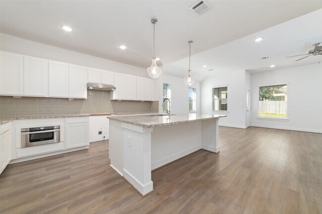 Building Photo - 919 Golden Willow Ln