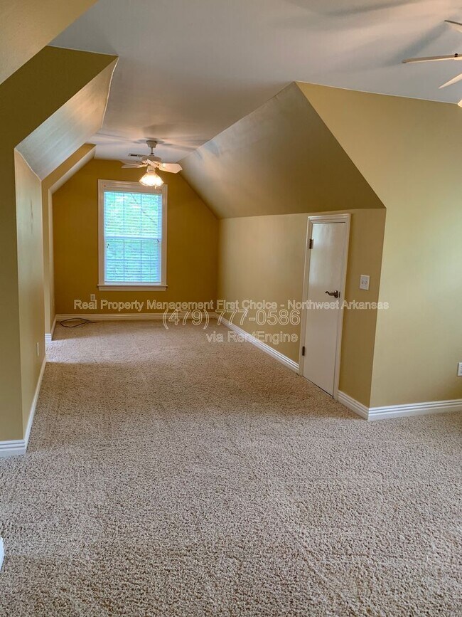 Building Photo - 300 Genesis Dr