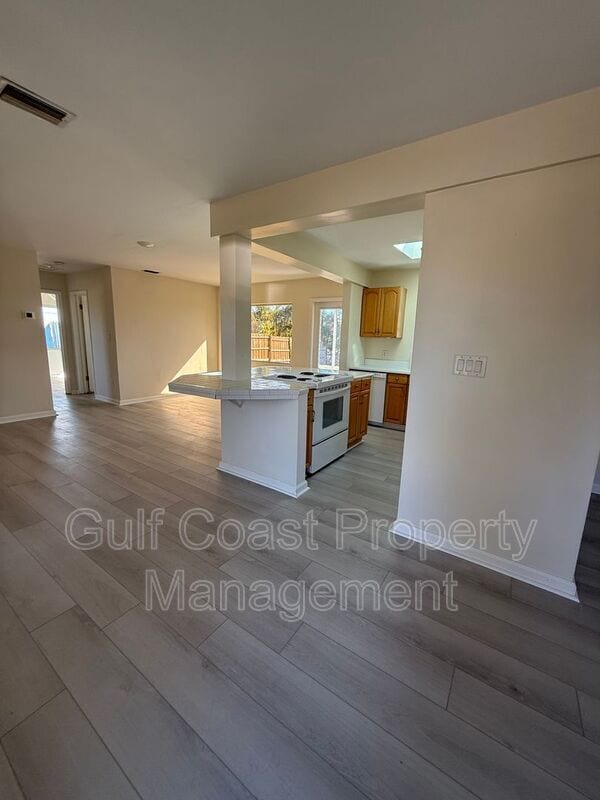 Building Photo - 220 Mentel Terrace