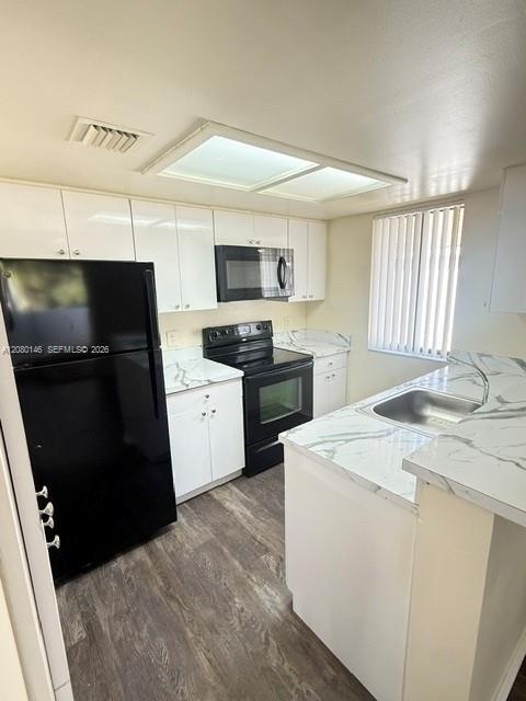 Building Photo - 8331 Coral Lake Dr