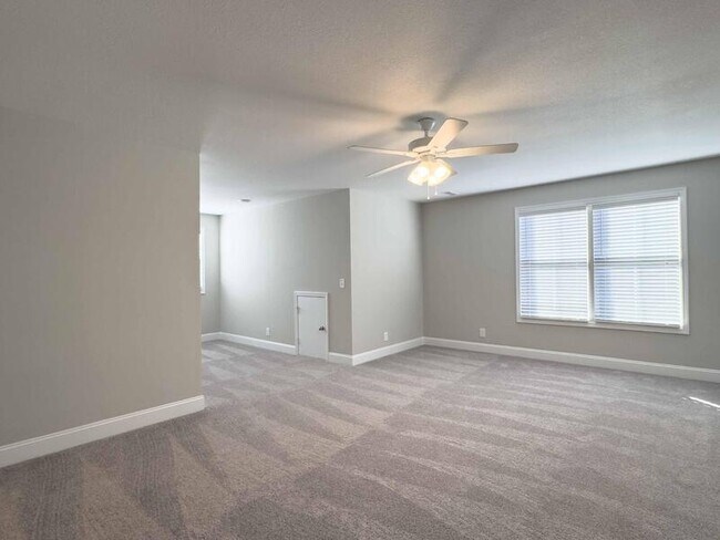 Building Photo - 290 Elwell Rd