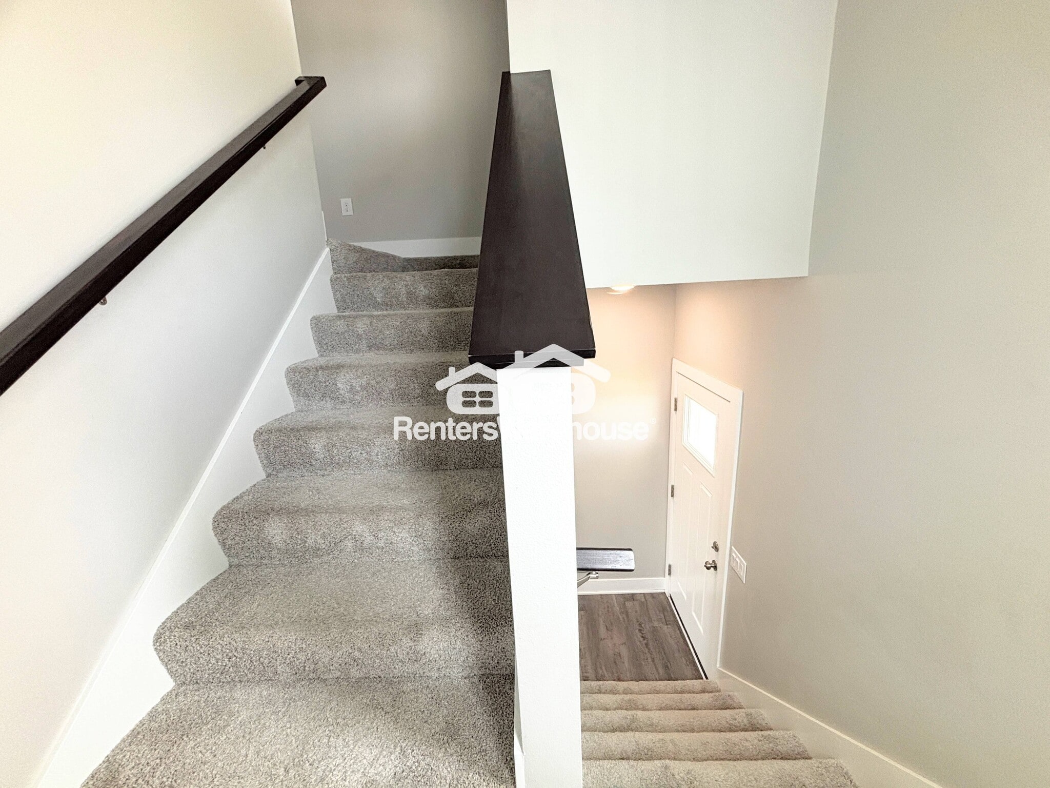 Building Photo - 15231 Deerview Dr