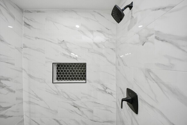 Building Photo - 10250 Bridgeland Ln