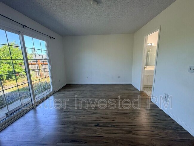 Building Photo - 1713 Mariposa Dr