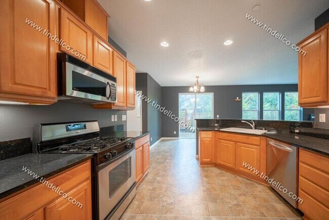 Building Photo - Bright & Elegant 3-Bedroom w/ Study and En...