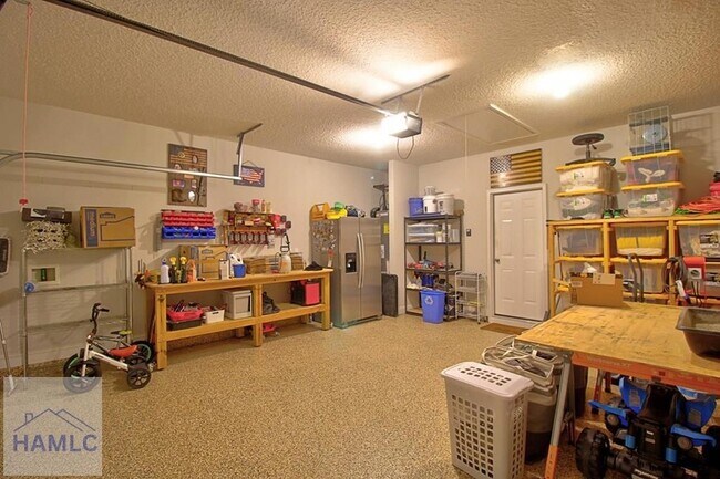 Building Photo - 82 Mcclelland Lp NE