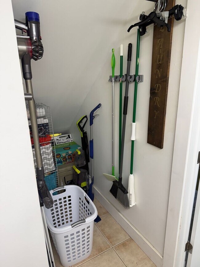 Building Photo - Stunning Updated 3 Bedroom in Fort Walton Beach!