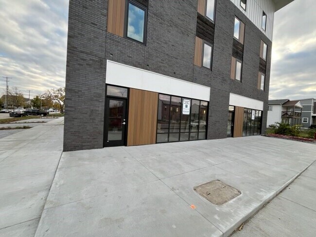 Building Photo - Brand New Apartments - Close to UNL/Downtown