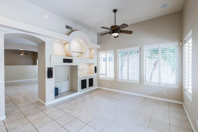 Building Photo - 7369 E Del Acero Dr