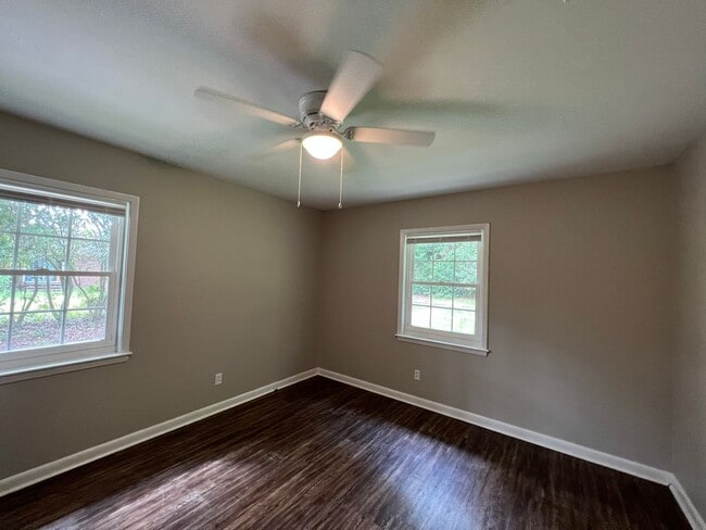 Building Photo - 1407 W Gentilly Rd