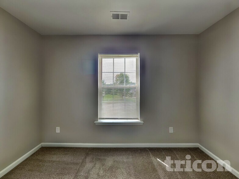 Building Photo - 703 Carly Court