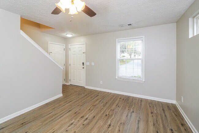 Building Photo - 632 Spanish Oak Dr