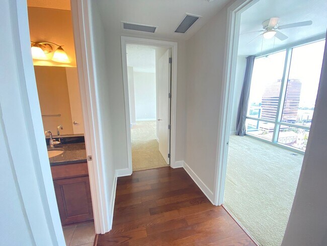 Building Photo - 2 Bedroom 2 Bath VUE Condo -- Application ...