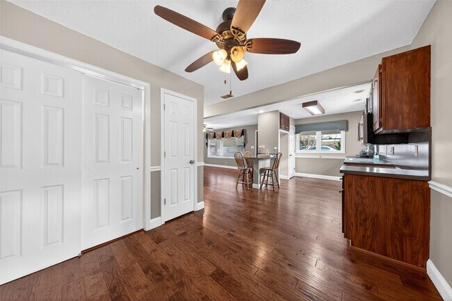 Building Photo - 5591 Old Hwy 21