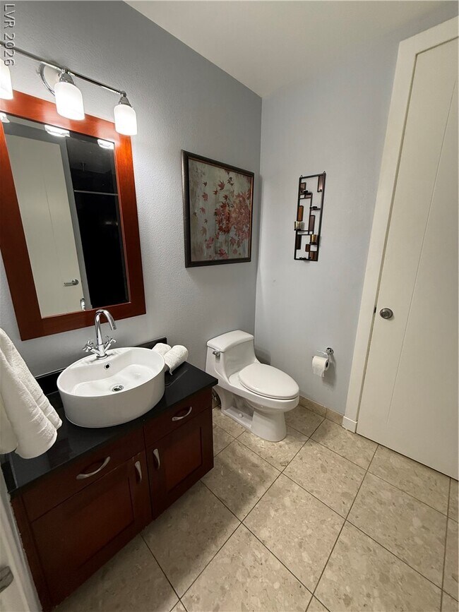 Building Photo - 4525 Dean Martin Dr