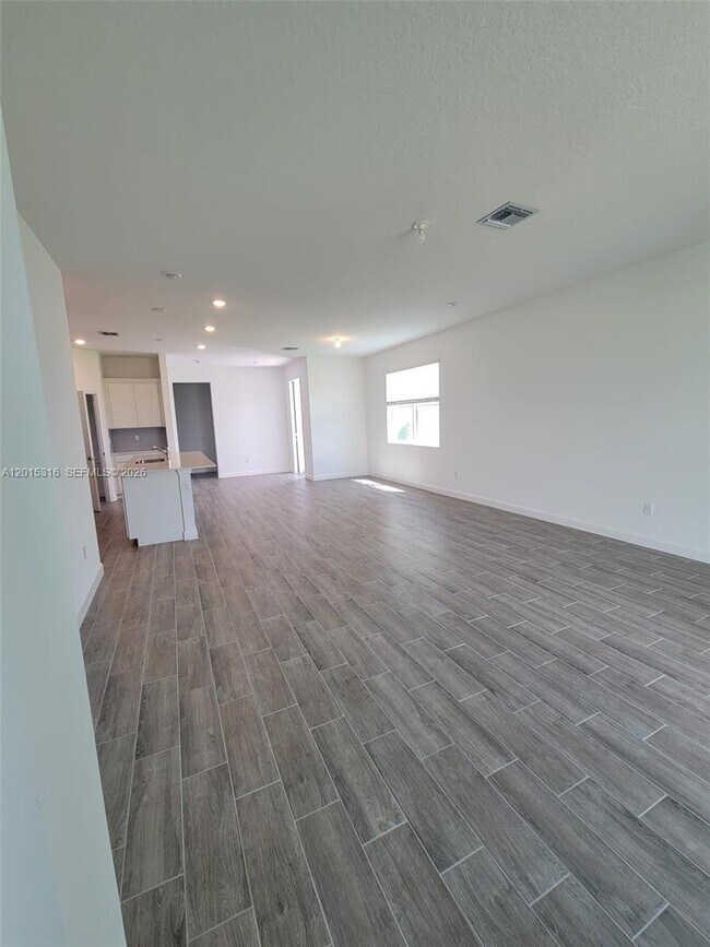 Building Photo - 1689 Whistlegrass Ln