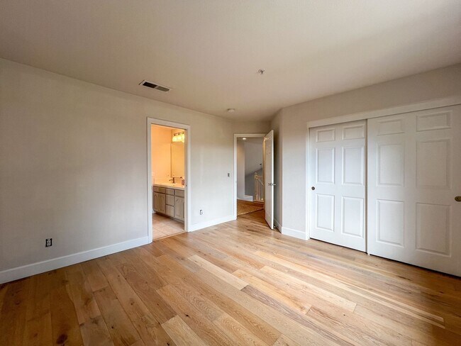 Building Photo - 35 Regatta Way
