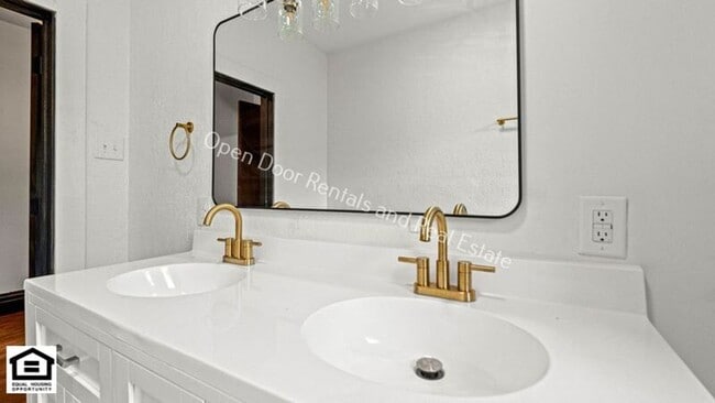 Building Photo - 1209 Rivermet Ave