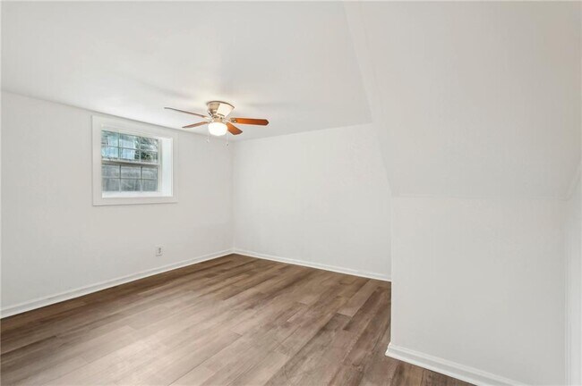 Building Photo - 4042 Sweetbriar Ln
