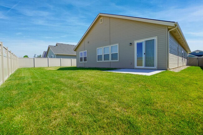 Building Photo - 3067 N Greengate Wy