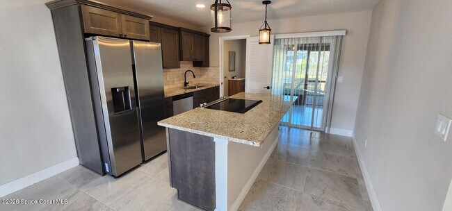 Building Photo - 2442 Mercury Dr