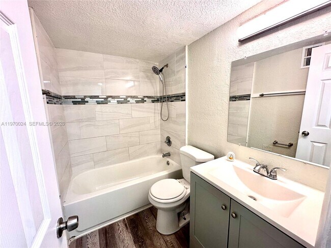 Building Photo - 95 NE 41st St