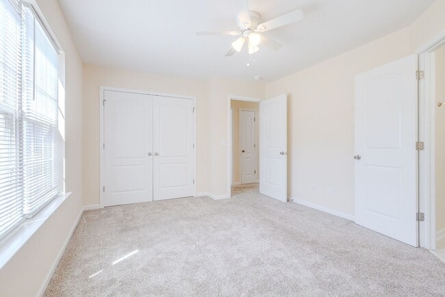 Building Photo - Unique 4BR Home with Private Upstairs Suite & Kitchenette in Georgetown