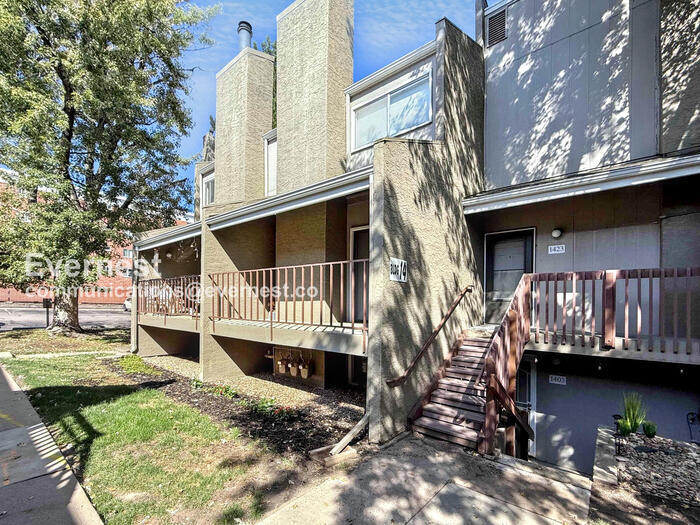 Building Photo - 5300 E Cherry Creek S Dr