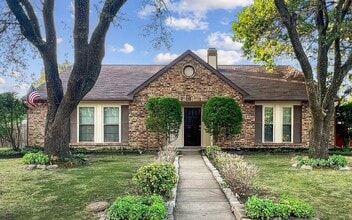 Building Photo - Warm, Welcoming, and Wonderfully Maintained 3-Bedroom Home