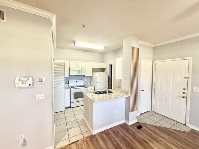 Building Photo - 2572 Robert Trent Jones Dr