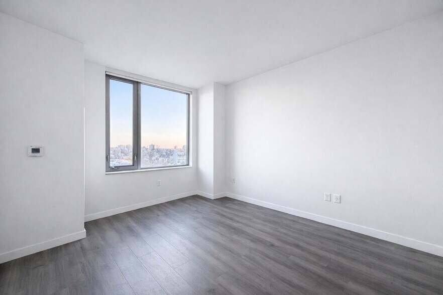 Building Photo - 1524 Sheepshead Bay Rd