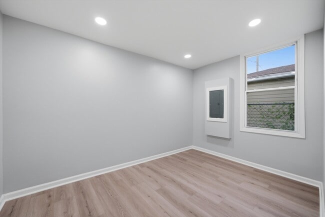 Building Photo - 1624 S 59th Ct