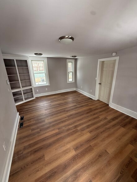 Building Photo - 184 Church St