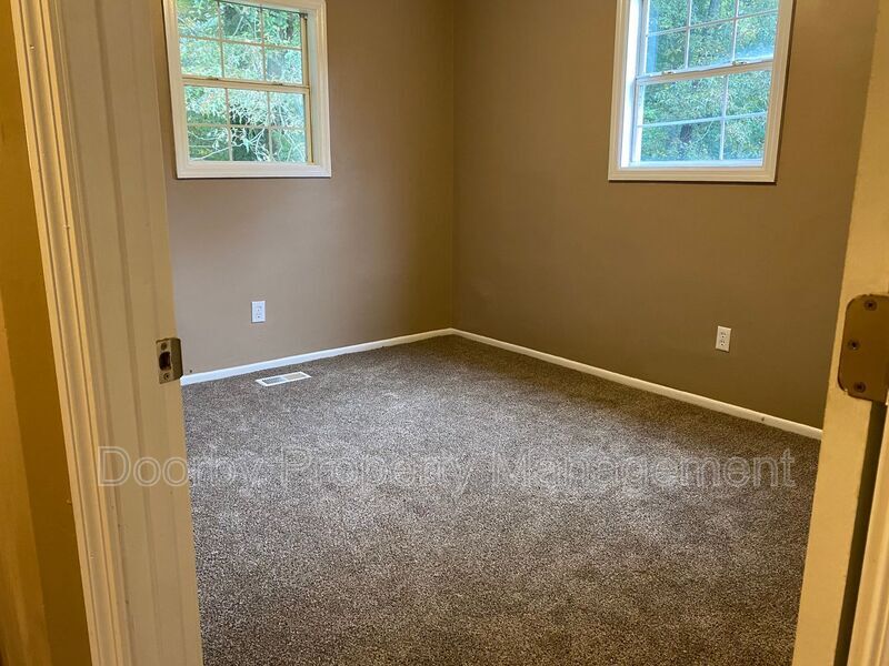 Building Photo - 3916 Blanchard St