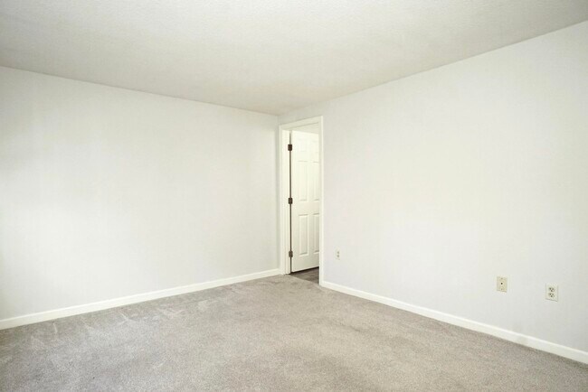 Building Photo - 50 Brookside Dr