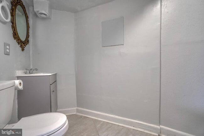 Building Photo - 1207 SAINT ANDREWS Way
