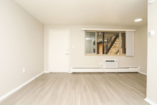 Building Photo - 809 N Dexter St