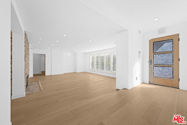 Building Photo - 435 Dalehurst Ave