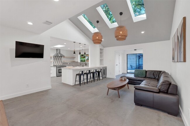 Building Photo - 5226 Kinglet St