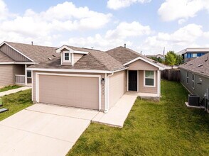 Building Photo - Welcome to Your New Home! Enjoy Free Rent!...