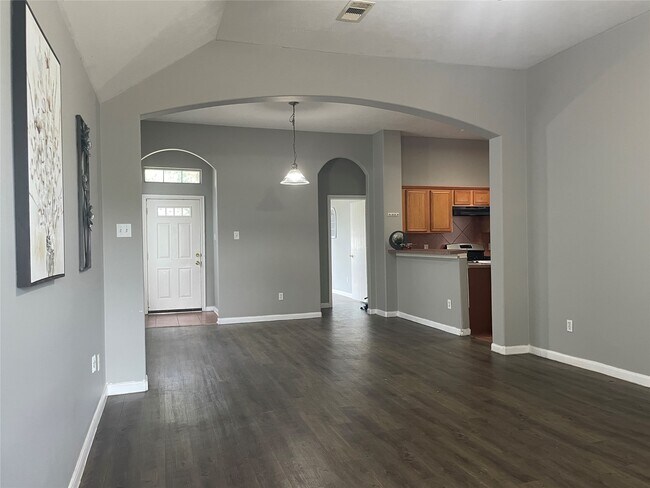 Building Photo - 811 Forest Hillside Ln