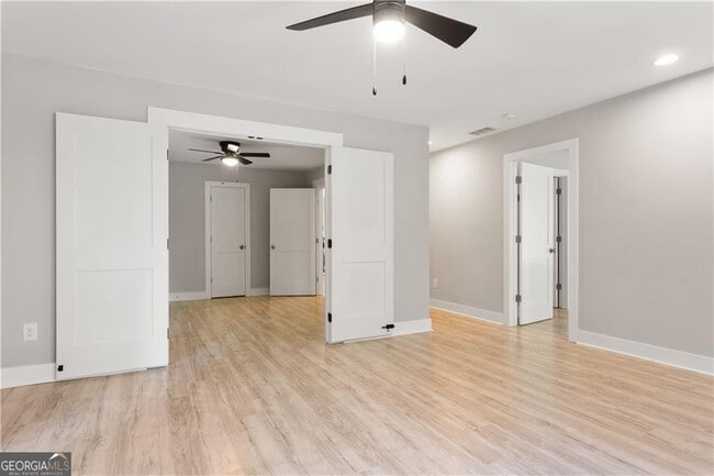 Building Photo - 2666 Davenport St