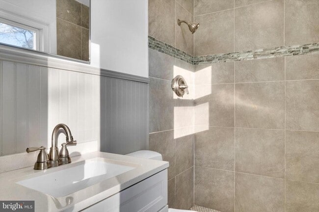 Building Photo - 4224 Kinmount Rd