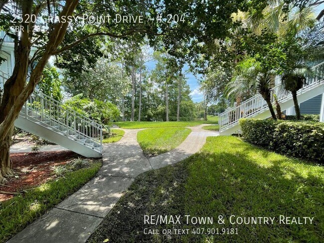 Building Photo - Lake Mary Waterfront Condo