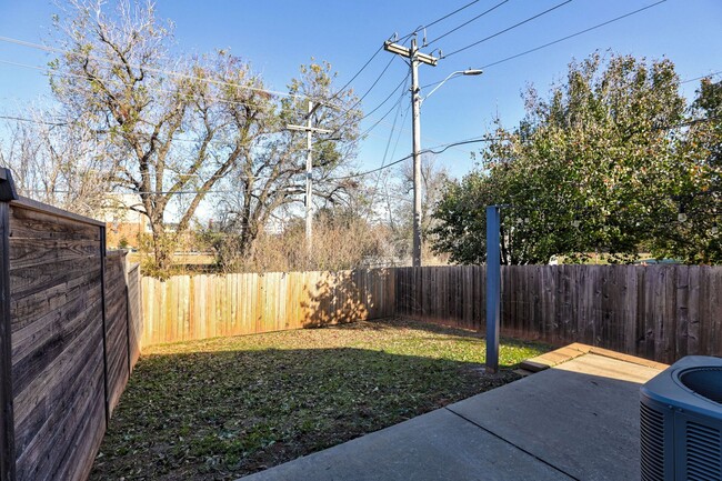 Building Photo - Modern 3-Bedroom Duplex Near OU Health Center and Okana Resort