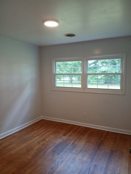 Building Photo - 5114 Pleasant Shade Dr