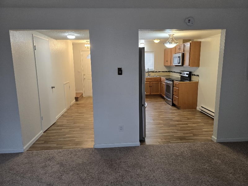 Building Photo - 409 E 34th St